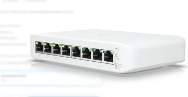 Switch Ubiquiti UniFi Switch Lite 8 PoE, 8 porturi, Gigabit, PoE