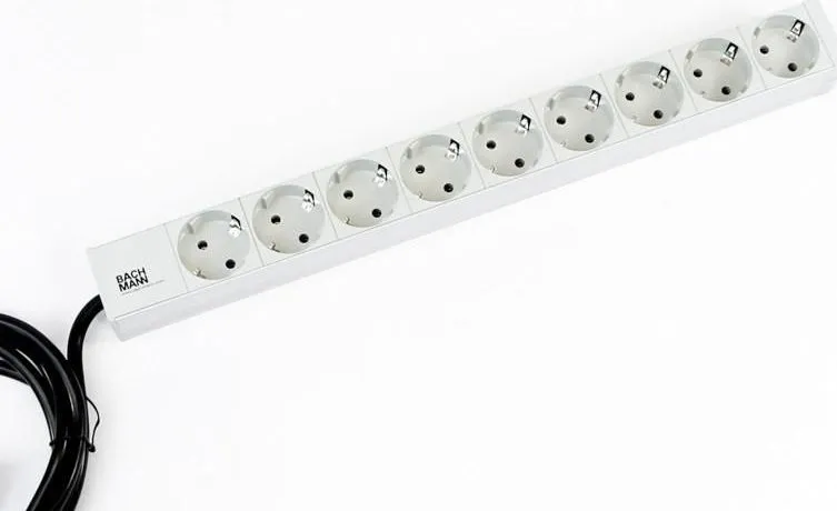 Bachmann IT PDU 9x prize Schuko, in Schuko, impamantare, fara intrerupator, 2 metri, RAL 7035, Aluminiu