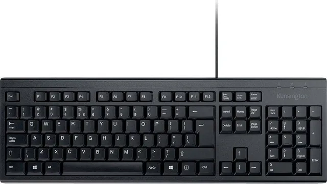 Tastatura Kensington EQ KB100, cu fir de 150 cm, plastic partial reciclat, negru